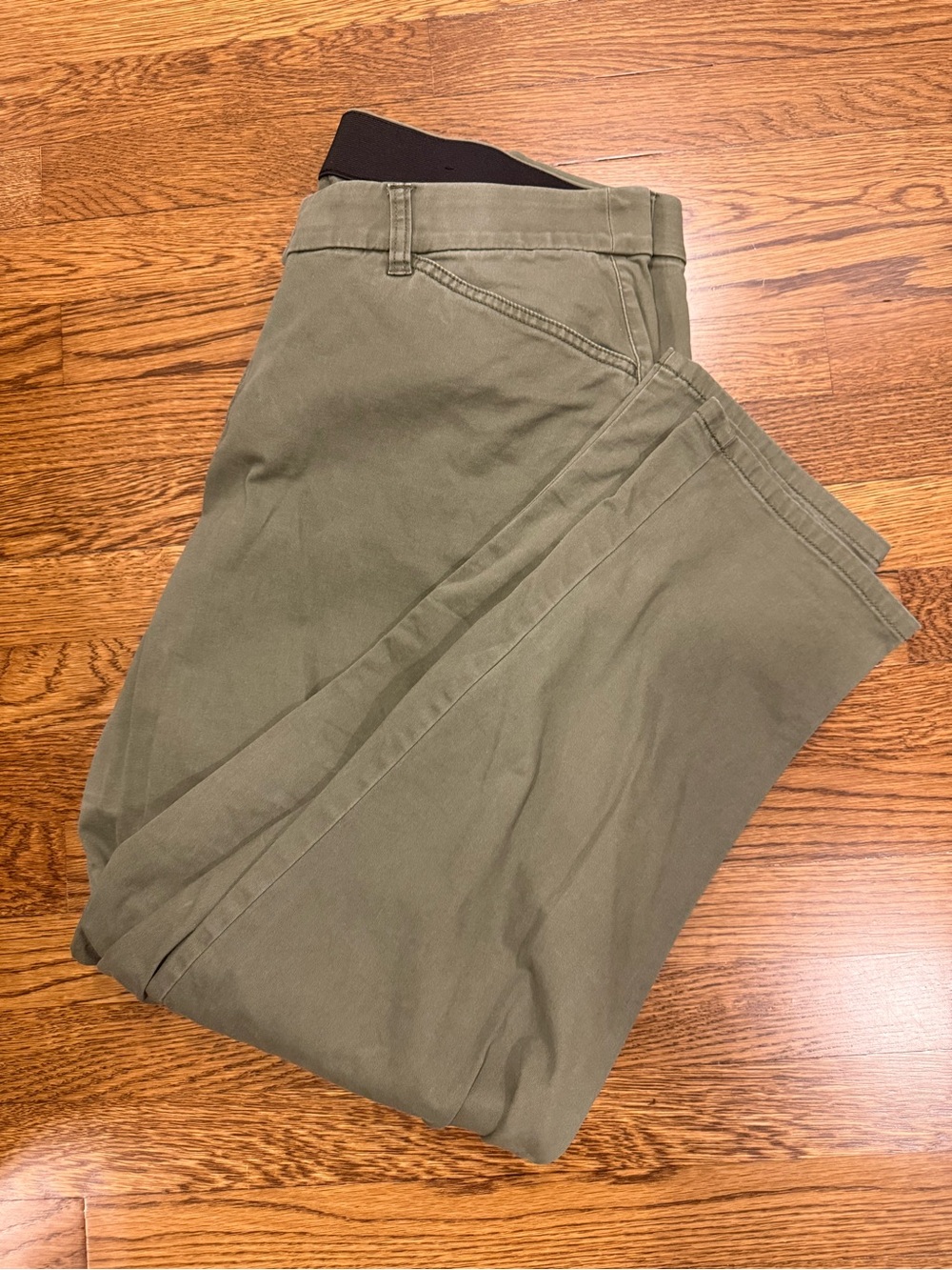 Lane Bryant. Green Pants. Size 20. Cotton Blend. Slight Discoloration.